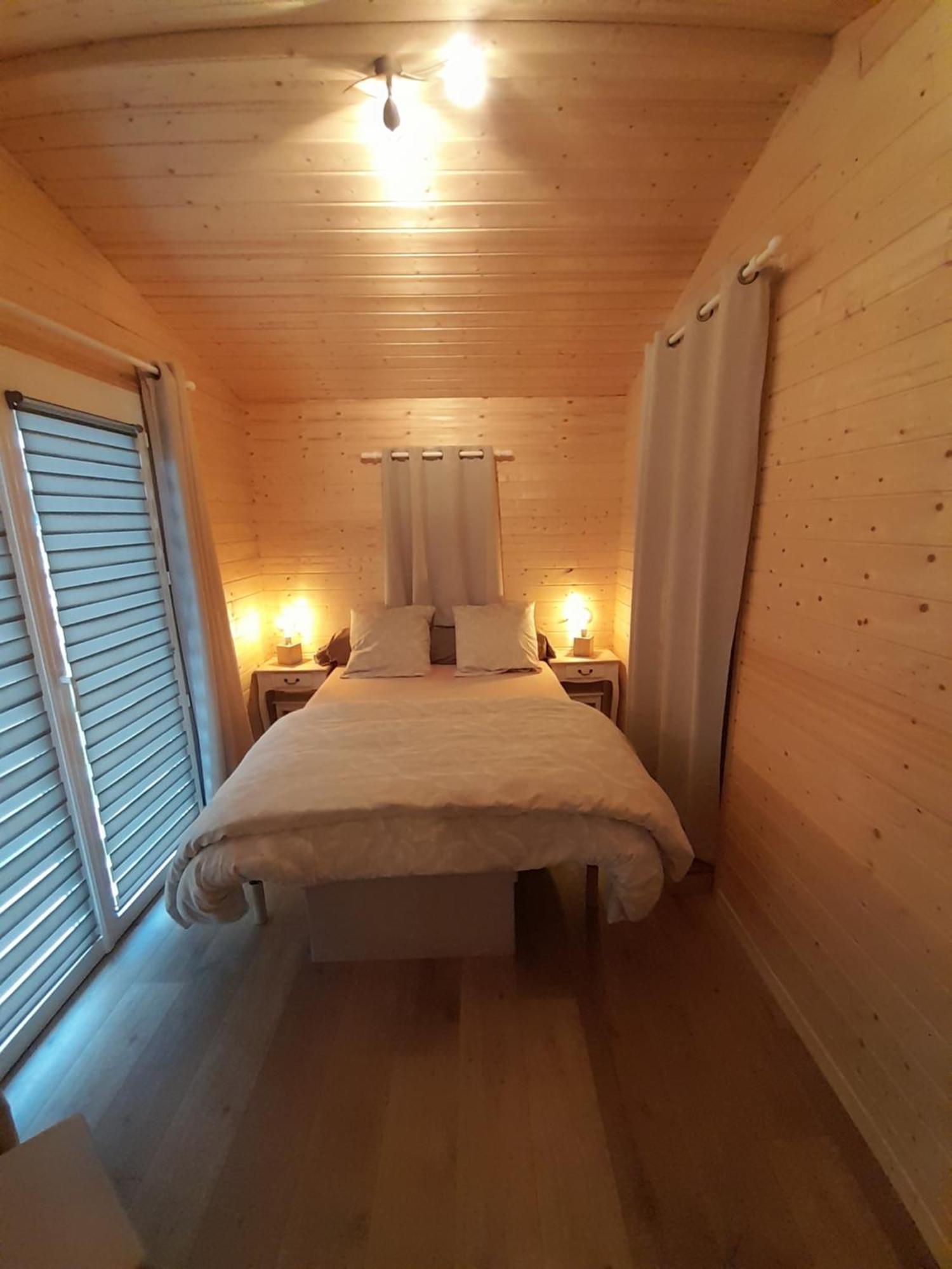 Location Type Gite, Chambre D'Hote, Meuble De Tourisme Dans Joli Petit Chalet Typique Et Ou Jolie Roulotte Type Boheme Waldighoffen Exterior foto