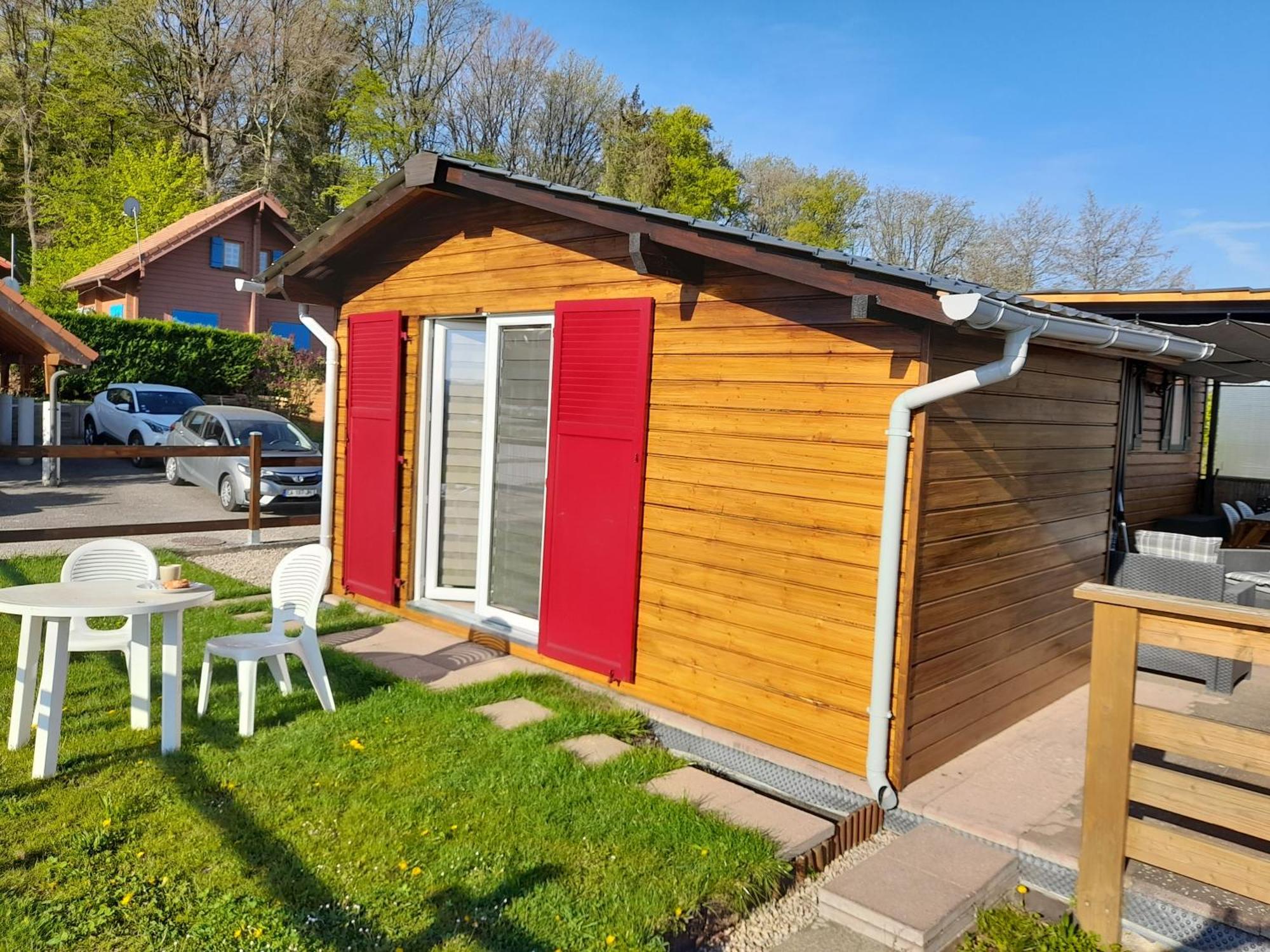 Location Type Gite, Chambre D'Hote, Meuble De Tourisme Dans Joli Petit Chalet Typique Et Ou Jolie Roulotte Type Boheme Waldighoffen Exterior foto